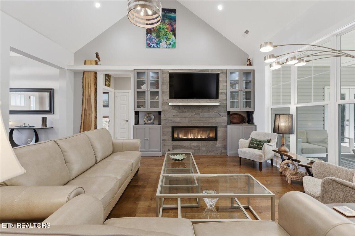 342 Mingo Way Loudon, TN 37774 - Photo 8 of 57 08-Living Room