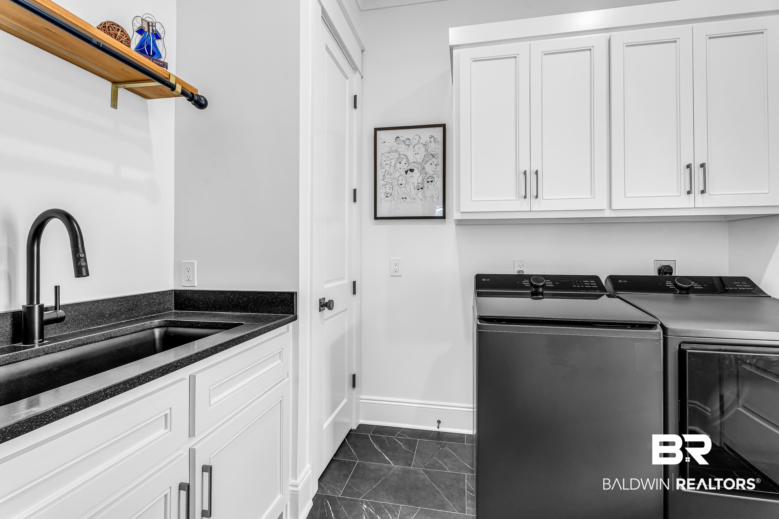 20279 Bishop Road Fairhope, AL 36532 - Photo 32 of 42 Laundry Room