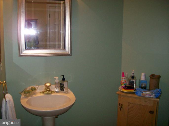 1515 Rochester Court Crofton, MD 21114 - Photo 13 of 26 Powder Room