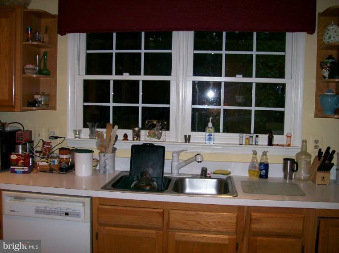 1515 Rochester Court Crofton, MD 21114 - Photo 19 of 26 Kitchen