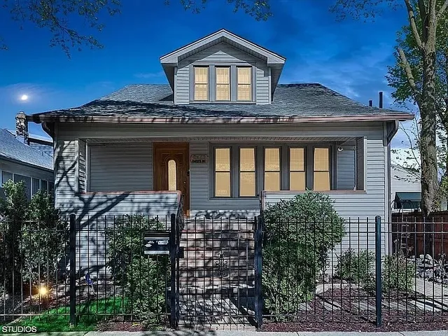 $1,700 | 2443 North Oak Park Avenue, Unit 2, Chicago, IL 60707