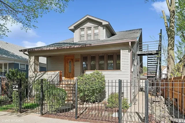 $1,700 | 2443 North Oak Park Avenue, Unit 2, Chicago, IL 60707