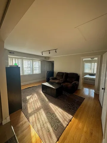 $1,700 | 2443 North Oak Park Avenue, Unit 2, Chicago, IL 60707