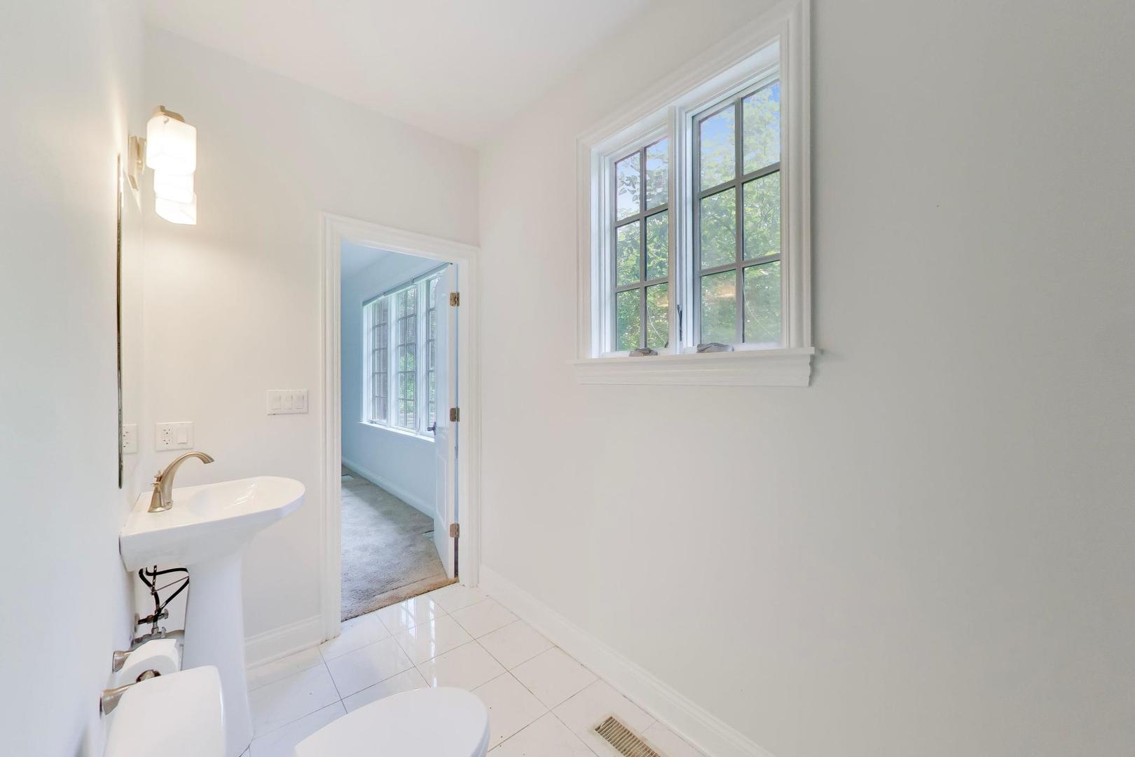 73 Locust Road Winnetka, IL 60093 - Photo 29 of 44
