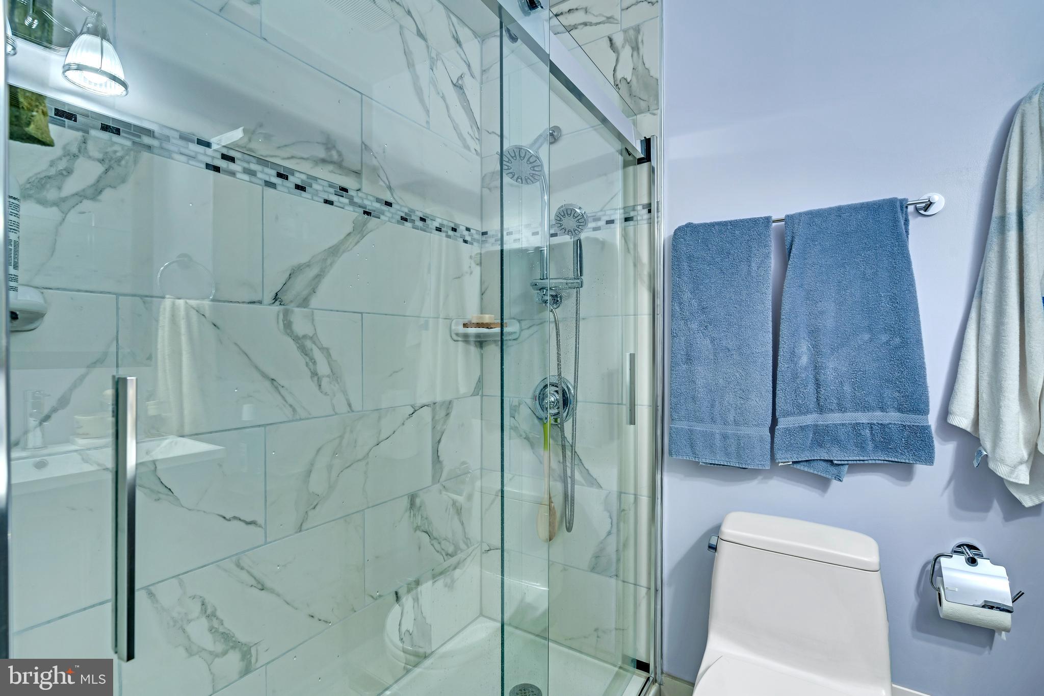 561 Malcolm Road Northwest Vienna, VA 22180 - Photo 22 of 52 Hall full bath