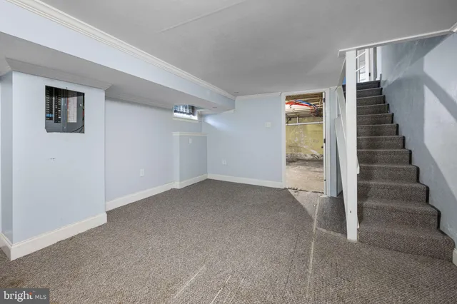 a view of entryway and hall