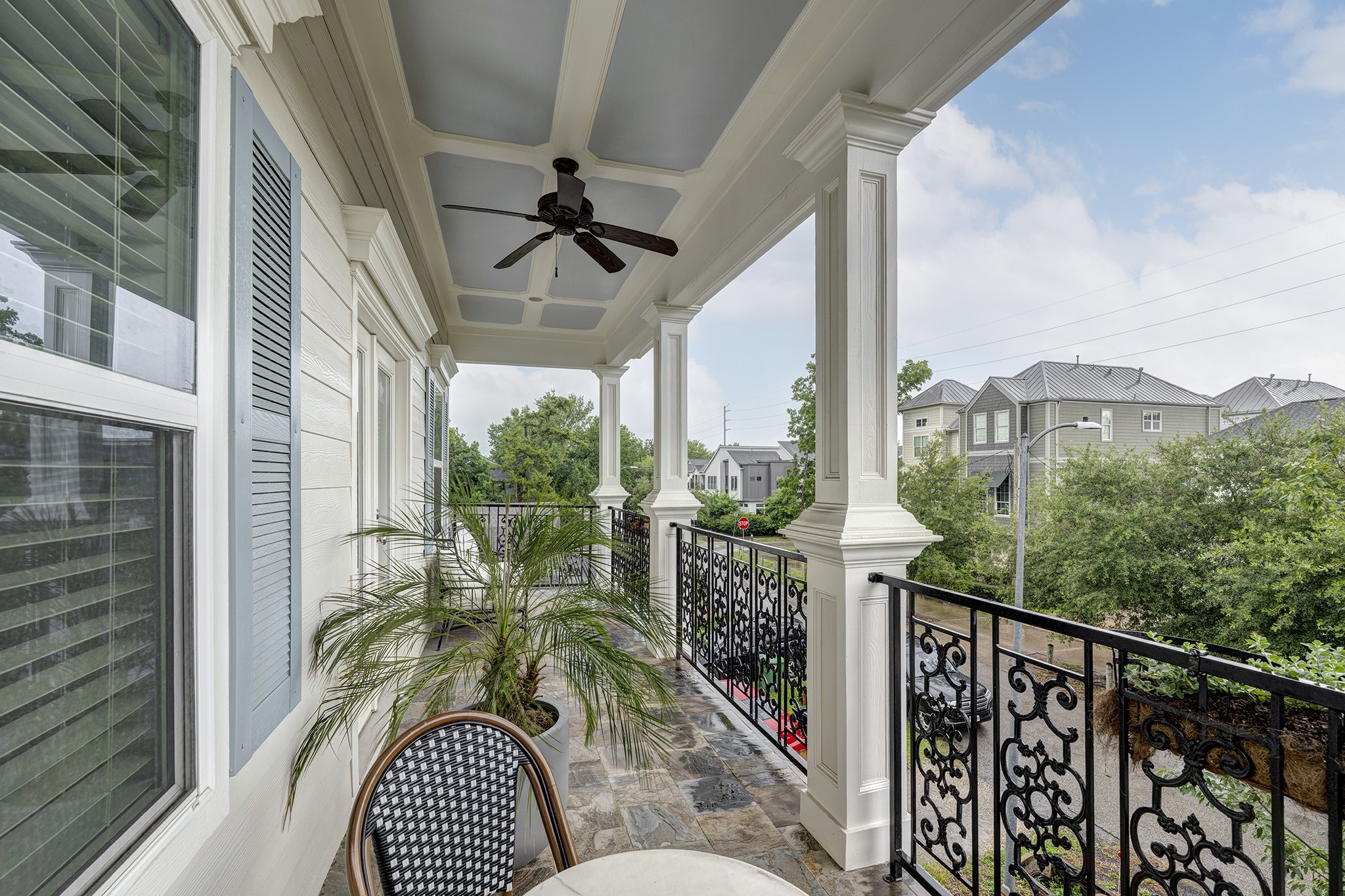 1010 Nicholson Street Houston, TX 77008 - Photo 18 of 28 a view of balcony with furniture