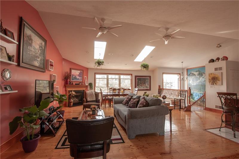 1046 Lynn Portal Road Washington, PA 15301 - Photo 3 of 25