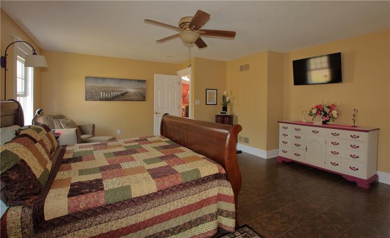 1046 Lynn Portal Road Washington, PA 15301 - Photo 8 of 25