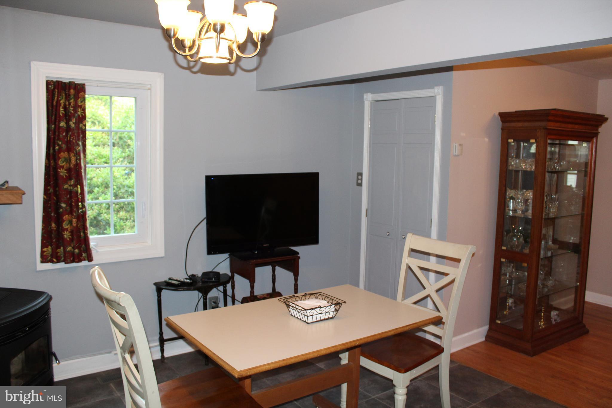 1800 Ridgewick Road Glen Burnie, MD 21061 - Photo 15 of 29 Eat in kitchen