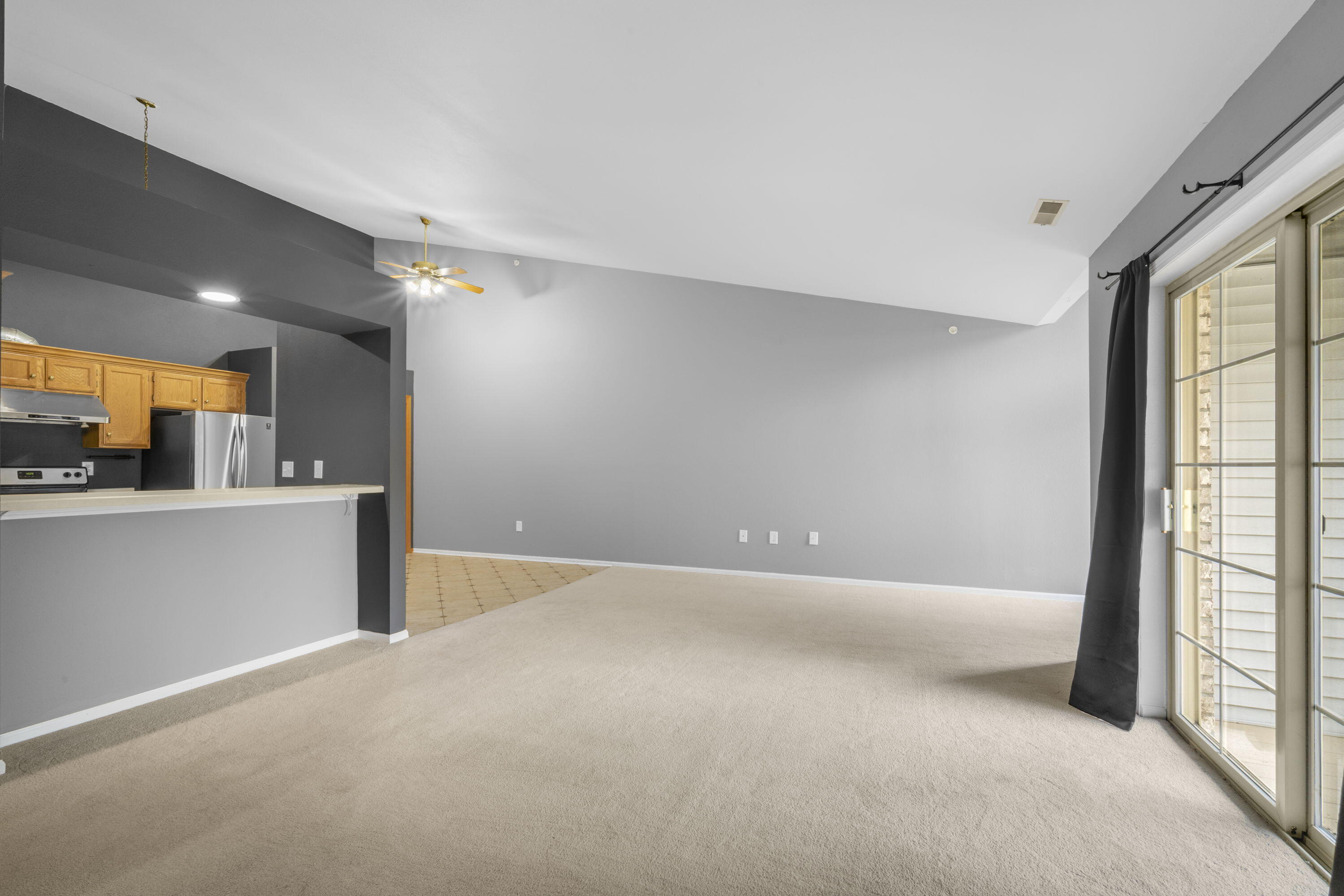 9322 West Loomis Road, Unit 5 Franklin, WI 53132 - Photo 8 of 19 Living Room