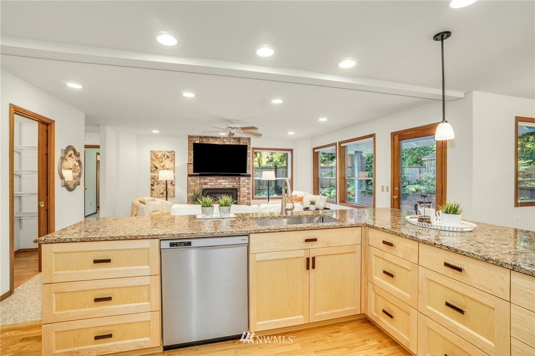 18232 Andover Street Edmonds, WA 98026 - Photo 17 of 39 Gallery Image 17