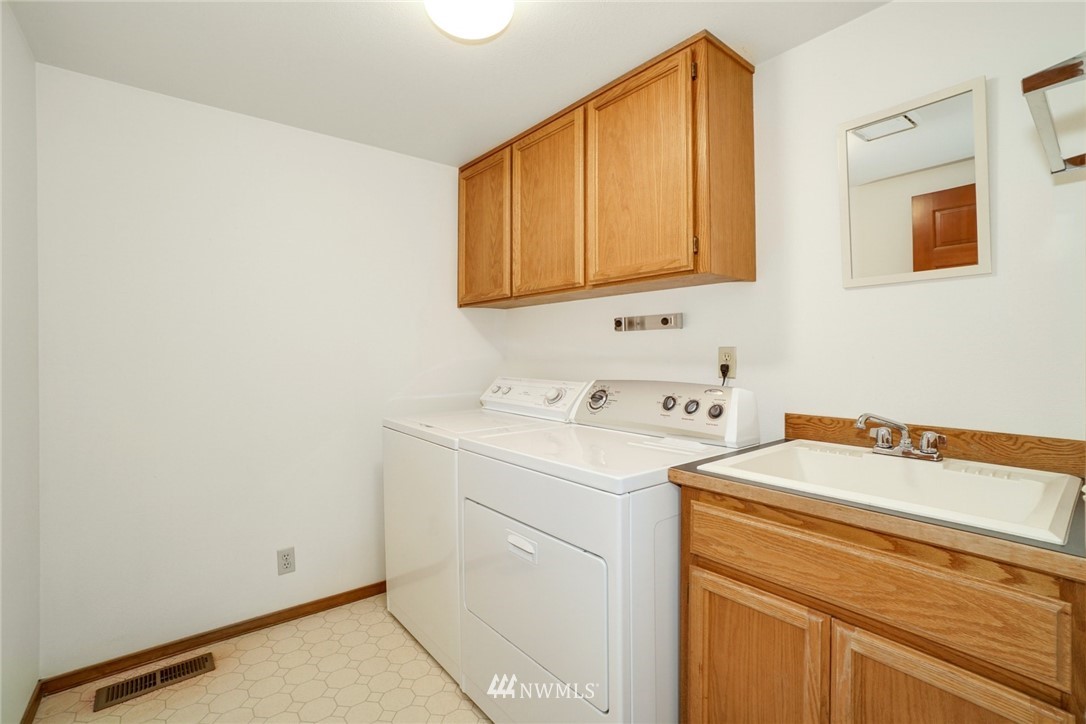 18232 Andover Street Edmonds, WA 98026 - Photo 23 of 39 Gallery Image 23