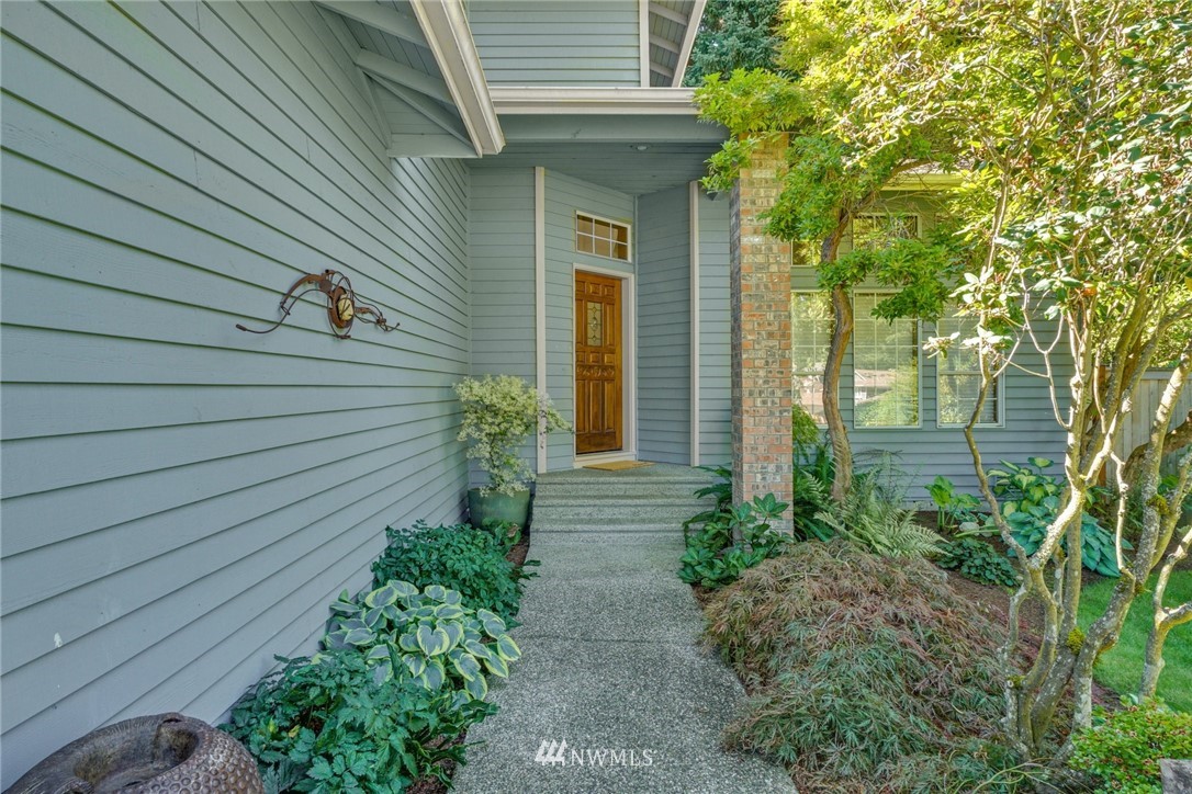 18232 Andover Street Edmonds, WA 98026 - Photo 4 of 39 Gallery Image 4
