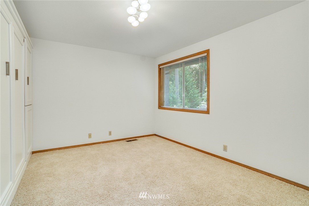 18232 Andover Street Edmonds, WA 98026 - Photo 33 of 39 Gallery Image 33