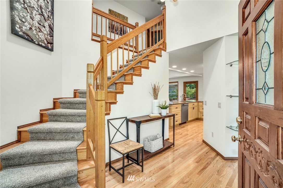 18232 Andover Street Edmonds, WA 98026 - Photo 5 of 39 Gallery Image 5