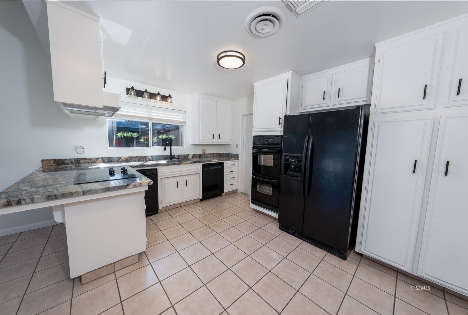 830 Sherri Street Ridgecrest, CA 93555 - Photo 8 of 32