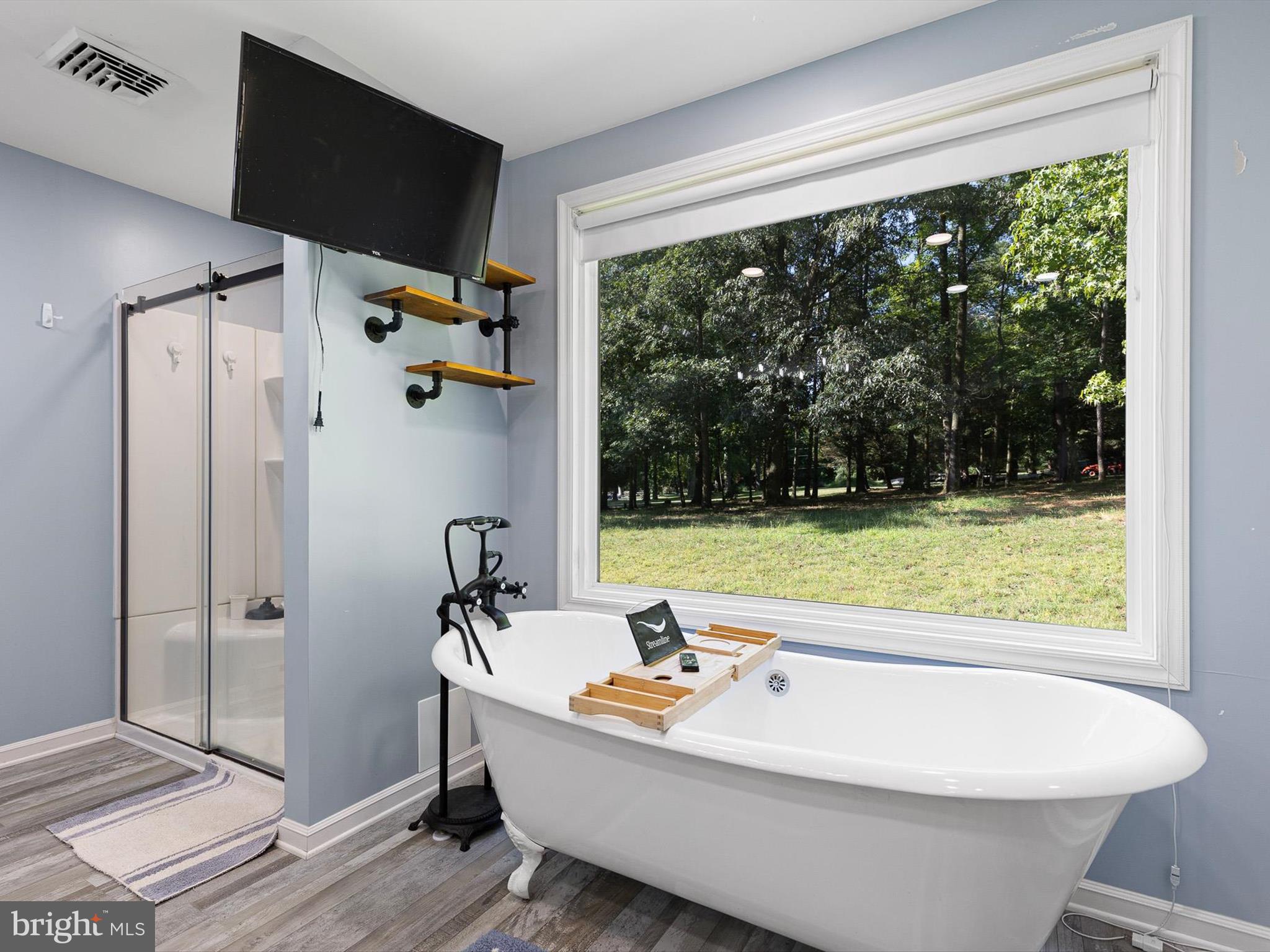 9 Park Lane Elkton, MD 21921 - Photo 15 of 35 Picture window with electric blind for privacy