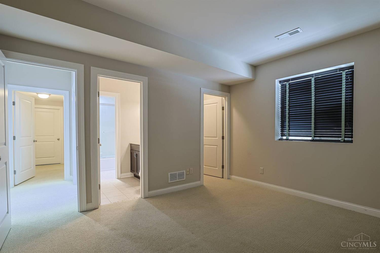 8731 Kenwood Road Cincinnati, OH 45242 - Photo 38 of 73