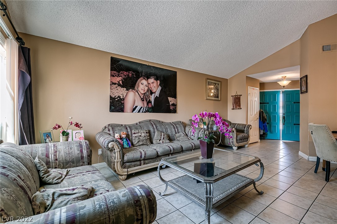 6557 West Beacon Road Las Vegas, NV 89108 - Photo 4 of 28