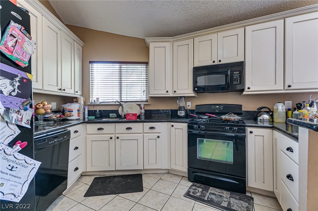 6557 West Beacon Road Las Vegas, NV 89108 - Photo 9 of 28
