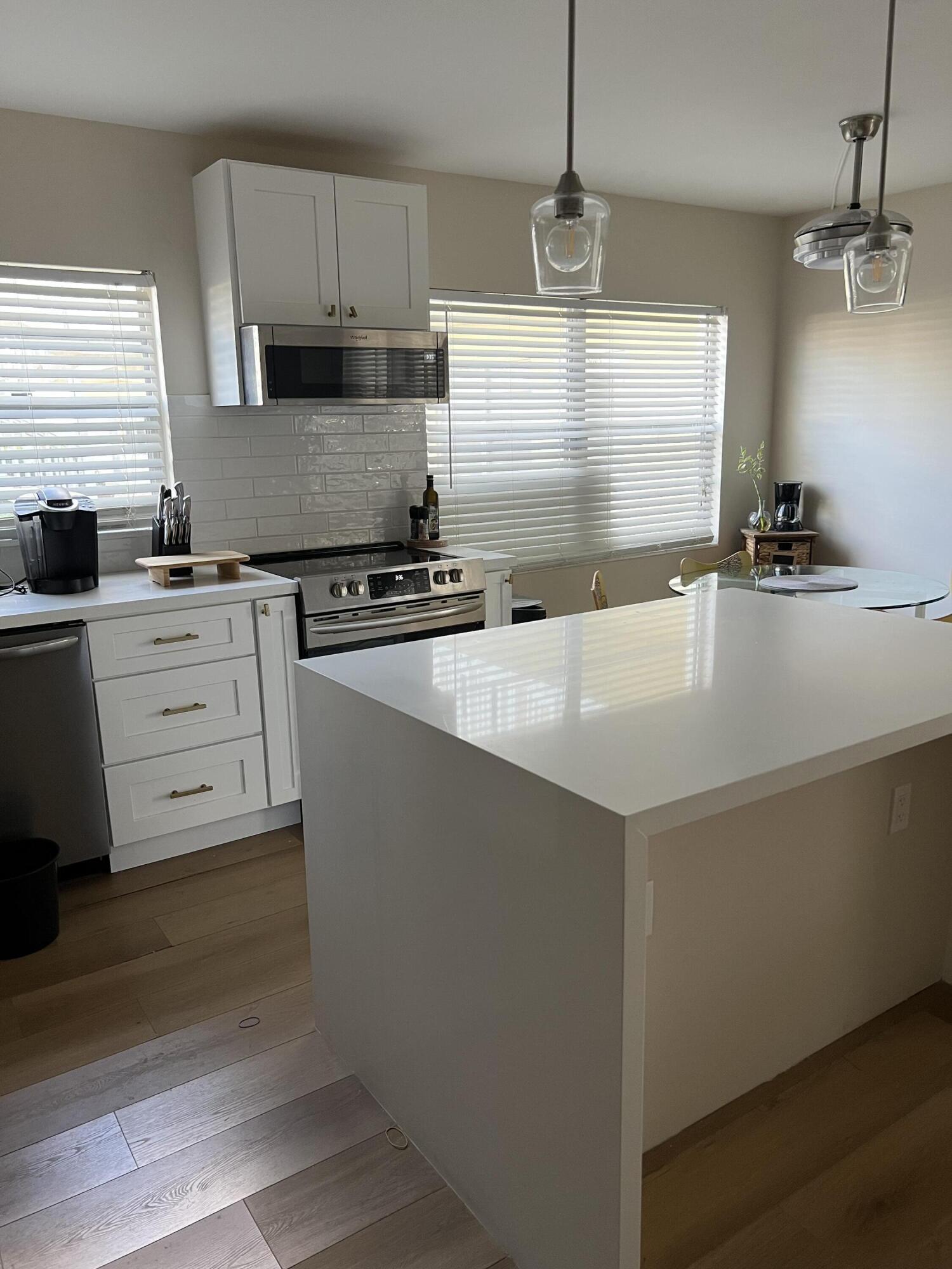 299 Dorset H Boca Raton, FL 33434 - Photo 4 of 16 IMG_6365 2