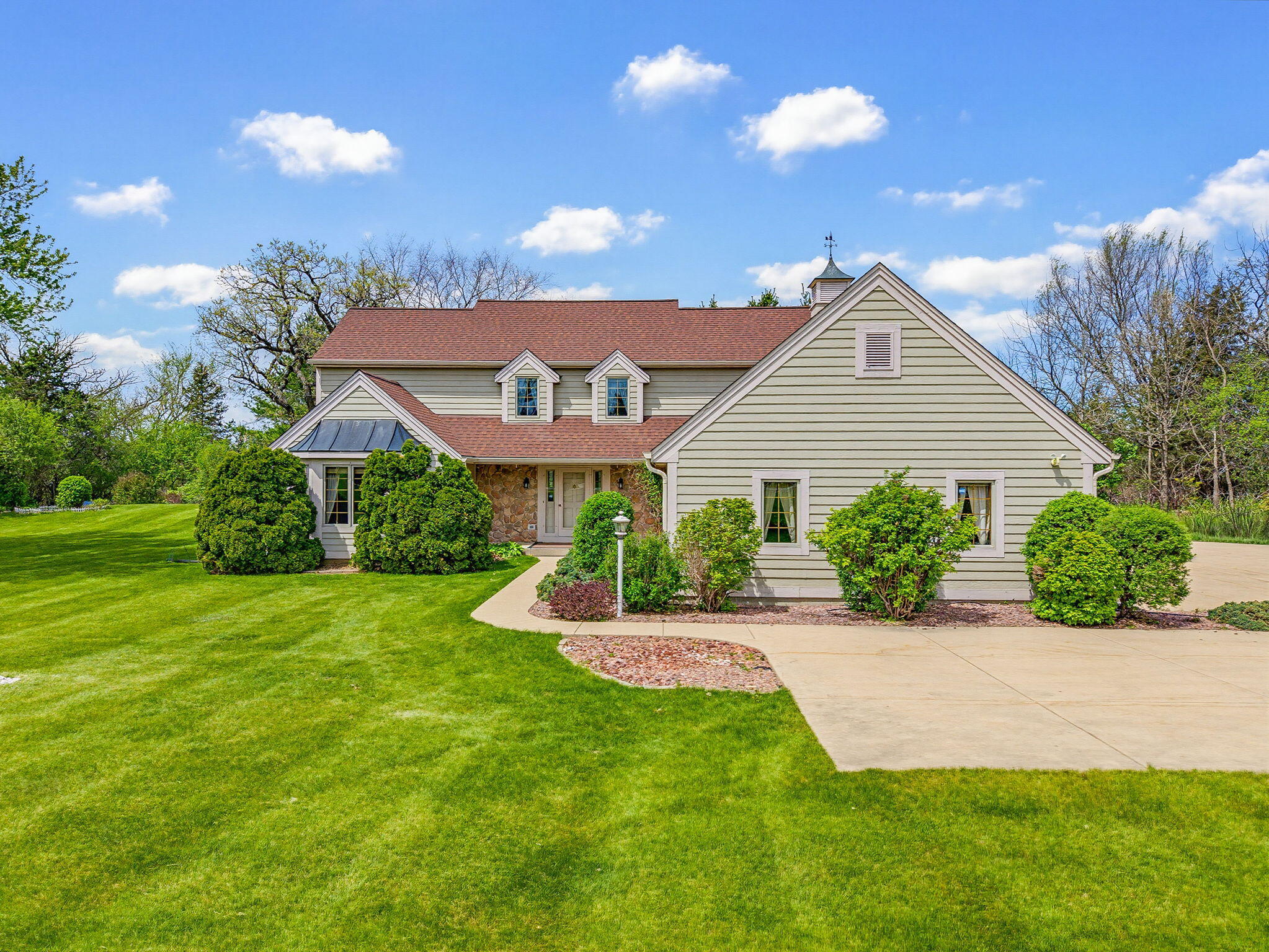 1-web-or-mls-w341s9391-county-rd-e