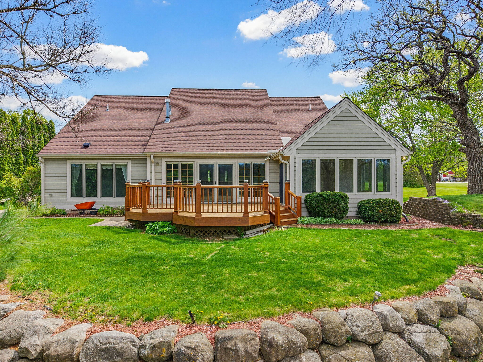 W341-s9391 County Road East Eagle, WI 53119 - Photo 5 of 53 5-web-or-mls-w341s9391-county-rd-e