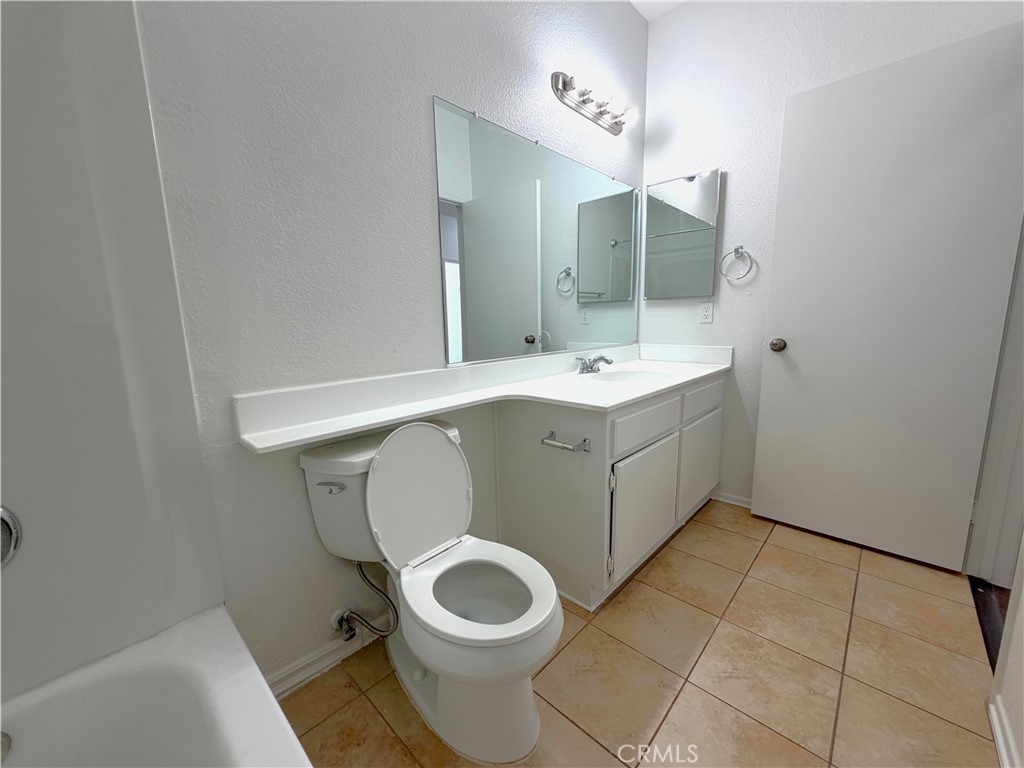 40018 Notting Hill Road Murrieta, CA 92563 - Photo 12 of 22