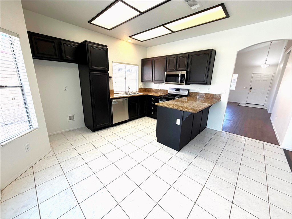 40018 Notting Hill Road Murrieta, CA 92563 - Photo 6 of 22