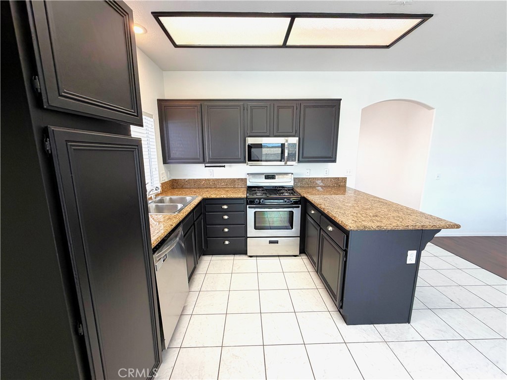40018 Notting Hill Road Murrieta, CA 92563 - Photo 7 of 22