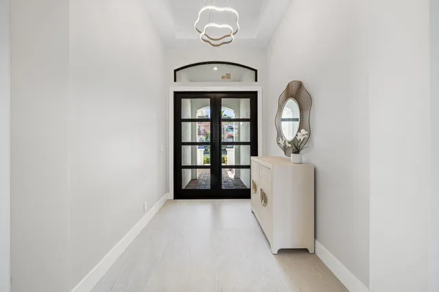 a view of entryway with a hallway