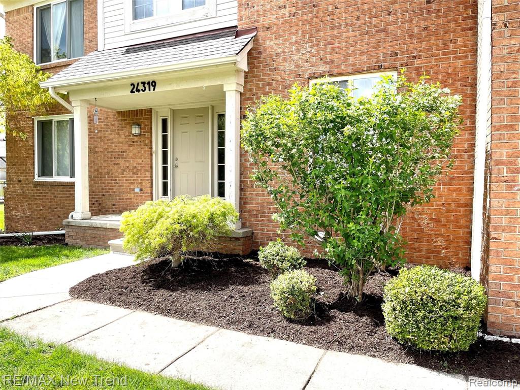 24319 Homestead Court Novi, MI 48374 - Photo 3 of 48