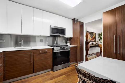 $440,000 | 850 North Dewitt Place, Unit 7K, Chicago, IL 60611