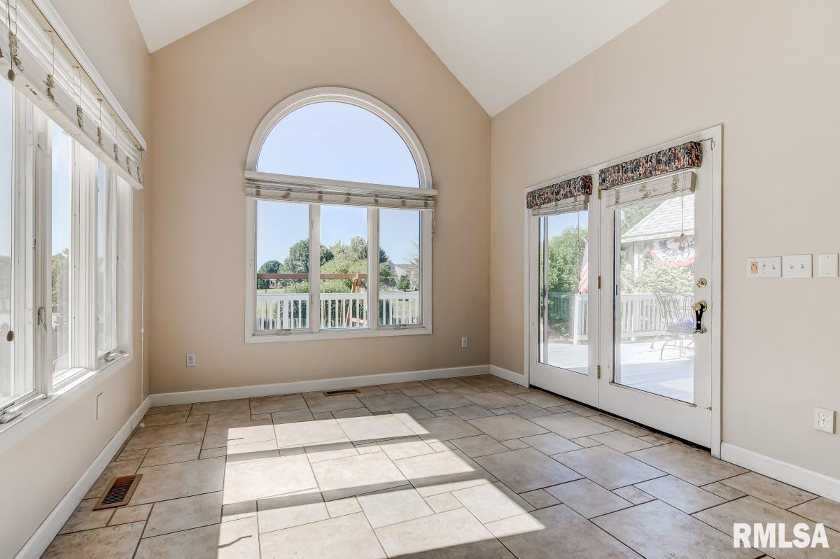 2904 Wildcat Court Springfield, IL 62711 - Photo 12 of 48 Gallery Image 12