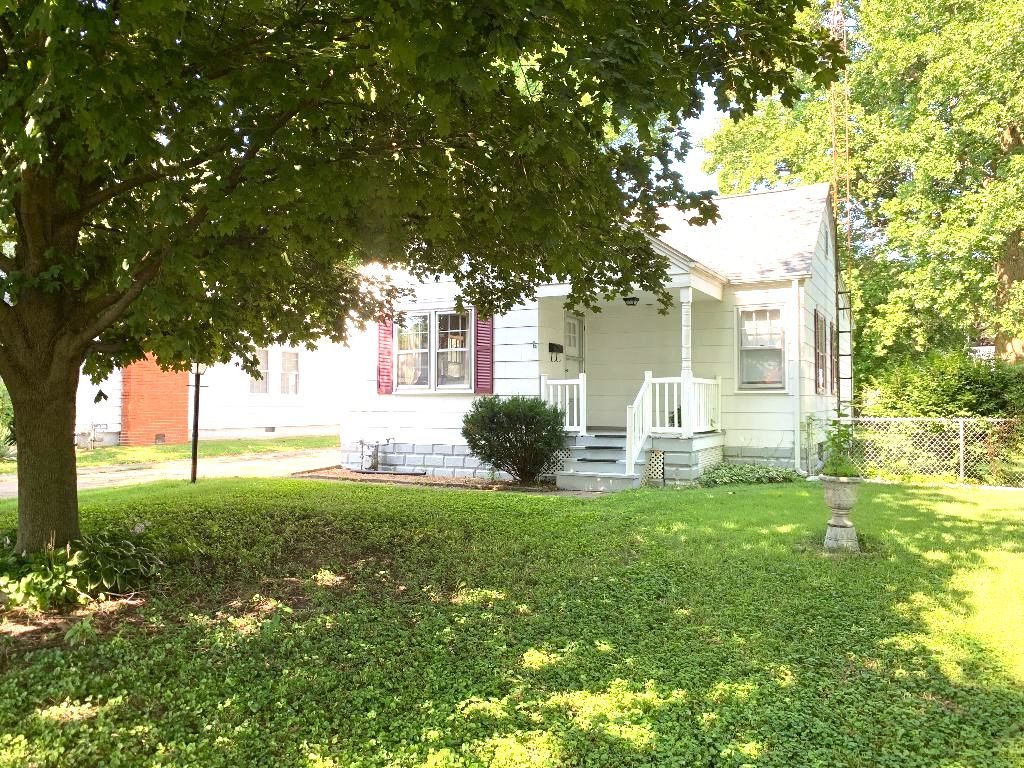 3225 South Palmer Street Springfield, IL 62703 - Photo 3 of 32