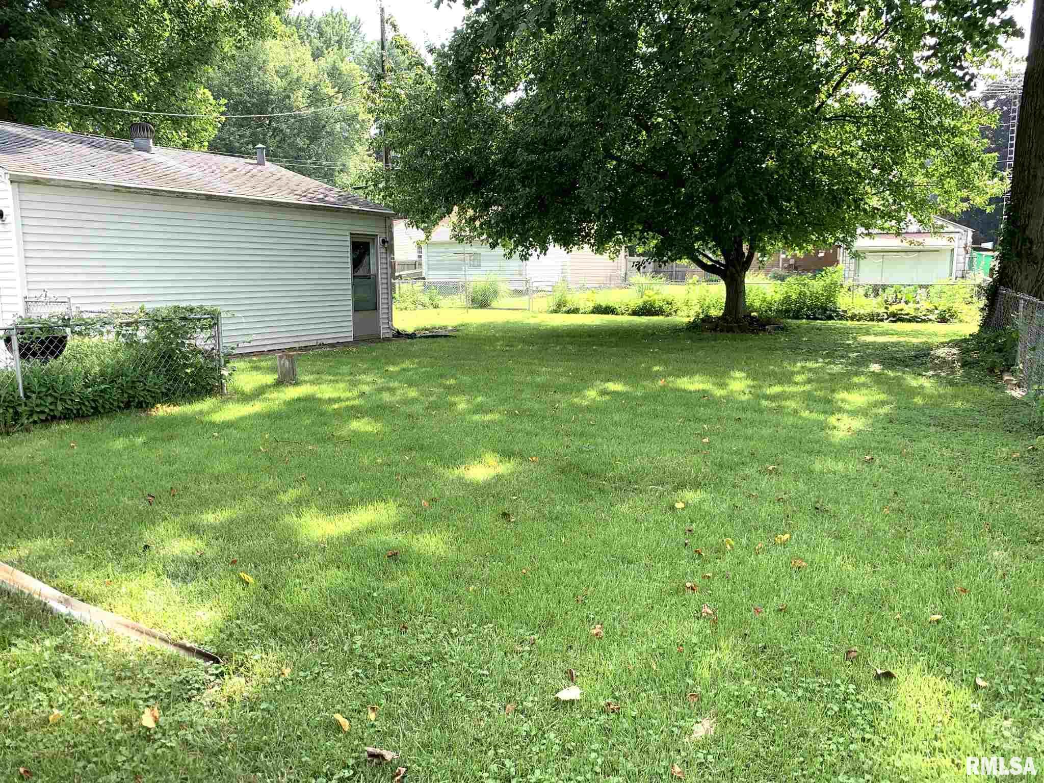 3225 South Palmer Street Springfield, IL 62703 - Photo 8 of 32
