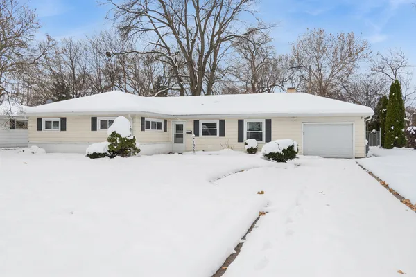 $425,000 | 1902 North Washington Street, Wheaton, IL 60187