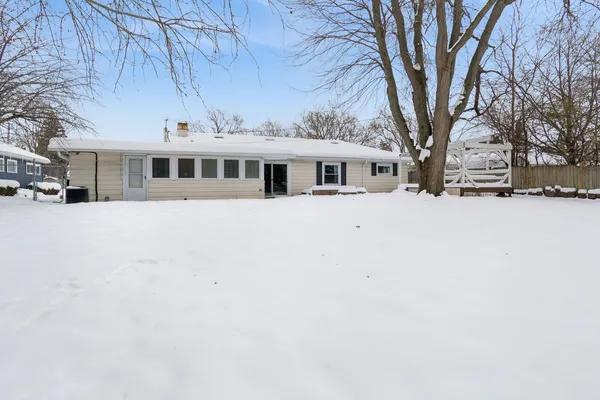 $425,000 | 1902 North Washington Street, Wheaton, IL 60187