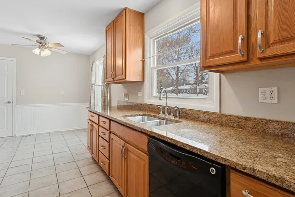 $425,000 | 1902 North Washington Street, Wheaton, IL 60187