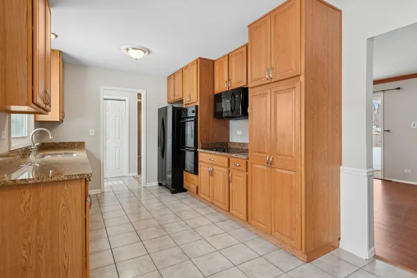 $425,000 | 1902 North Washington Street, Wheaton, IL 60187
