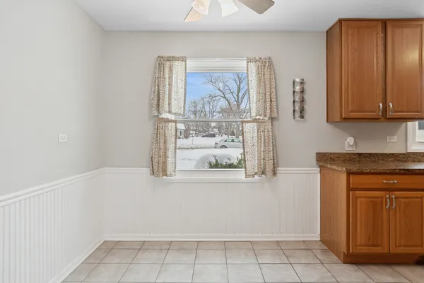 $425,000 | 1902 North Washington Street, Wheaton, IL 60187
