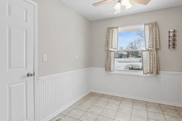 $425,000 | 1902 North Washington Street, Wheaton, IL 60187