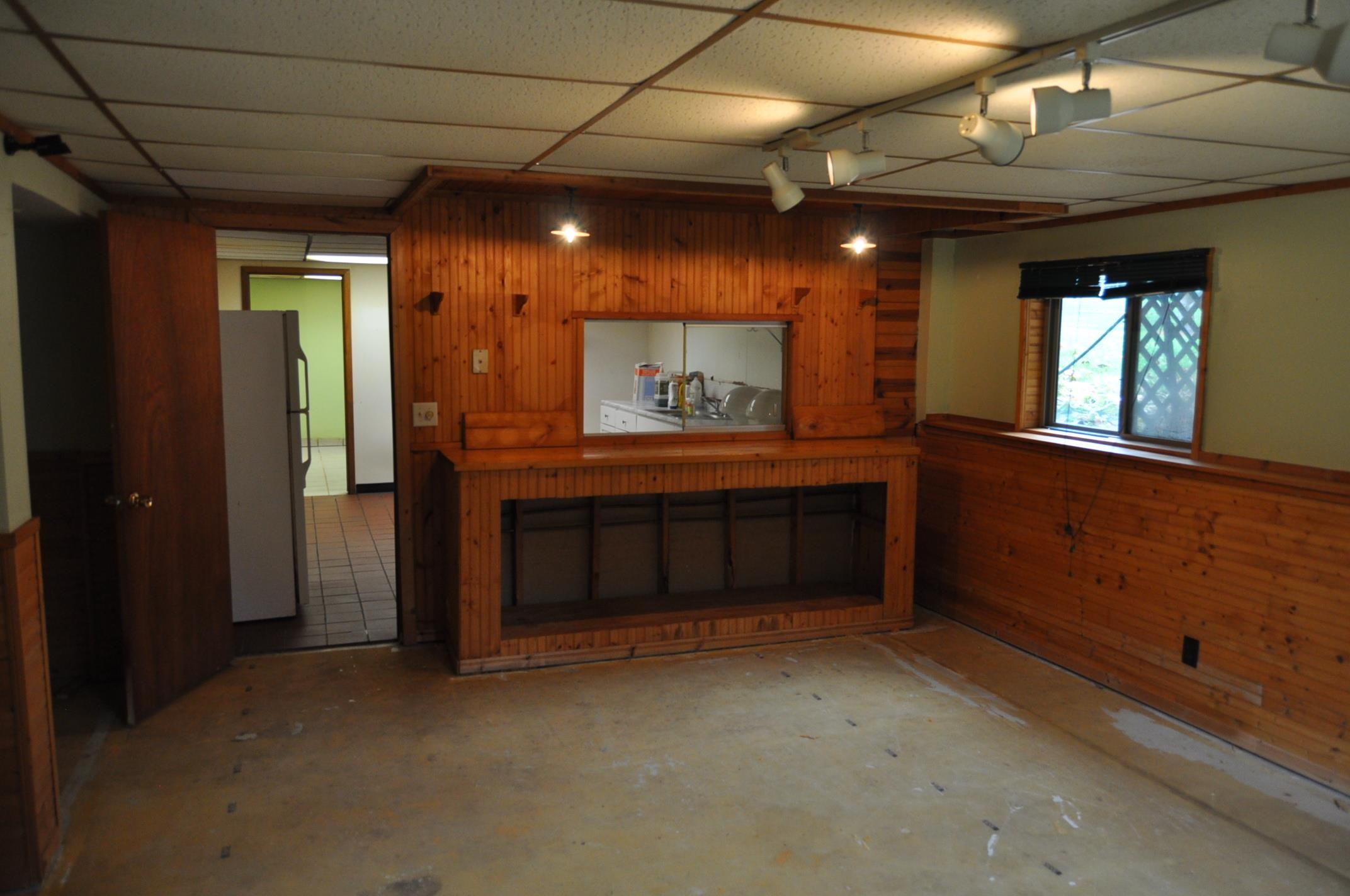 135 Fieldcrest Lane Cedarville, IL 61013 - Photo 25 of 45 a view of an empty room with a window