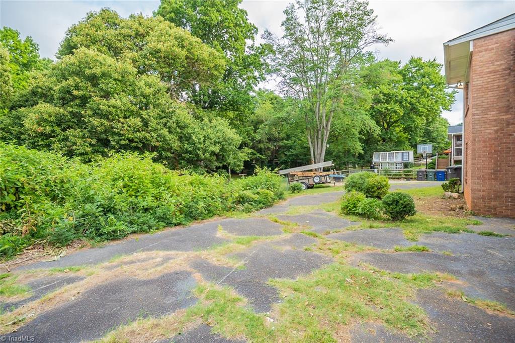 2558 Weymoth Road Winston-Salem, NC 27103 - Photo 17 of 18 Gallery Image 17