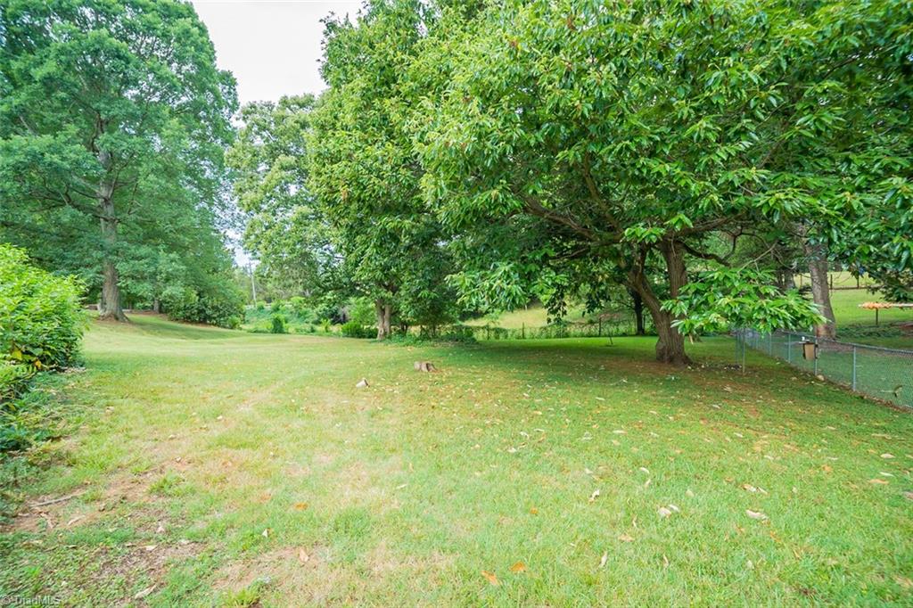 2558 Weymoth Road Winston-Salem, NC 27103 - Photo 18 of 18 Gallery Image 18