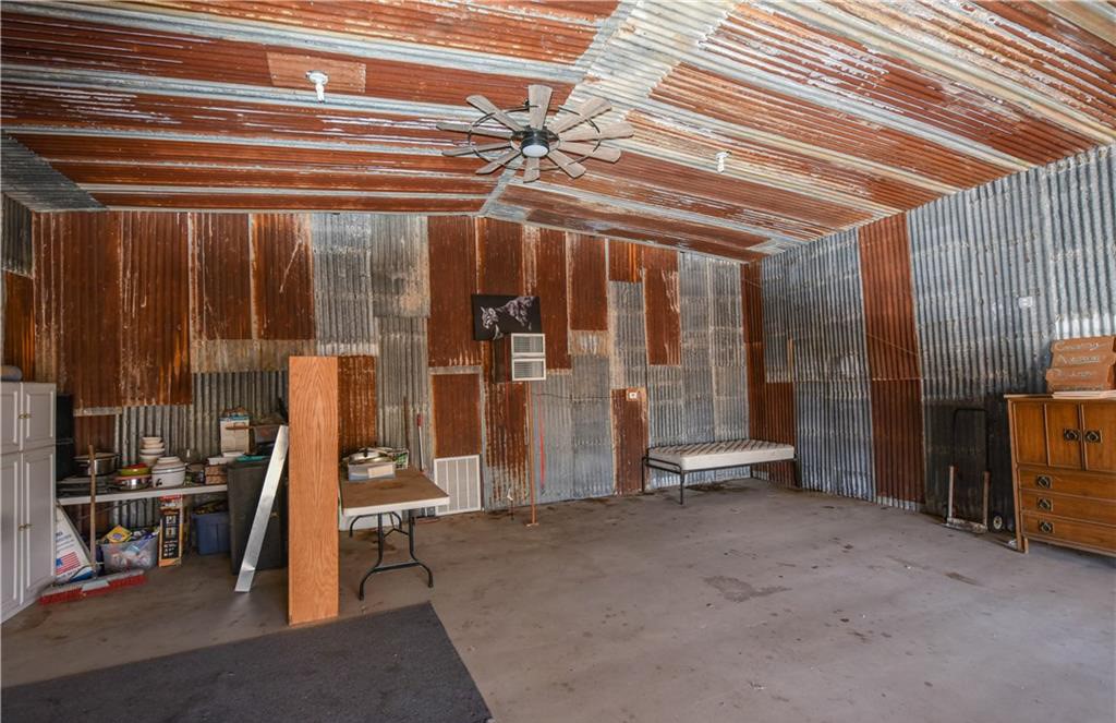 12200 Winn Road Franklin, TX 77856 - Photo 17 of 33 a view of a room with gym equipment