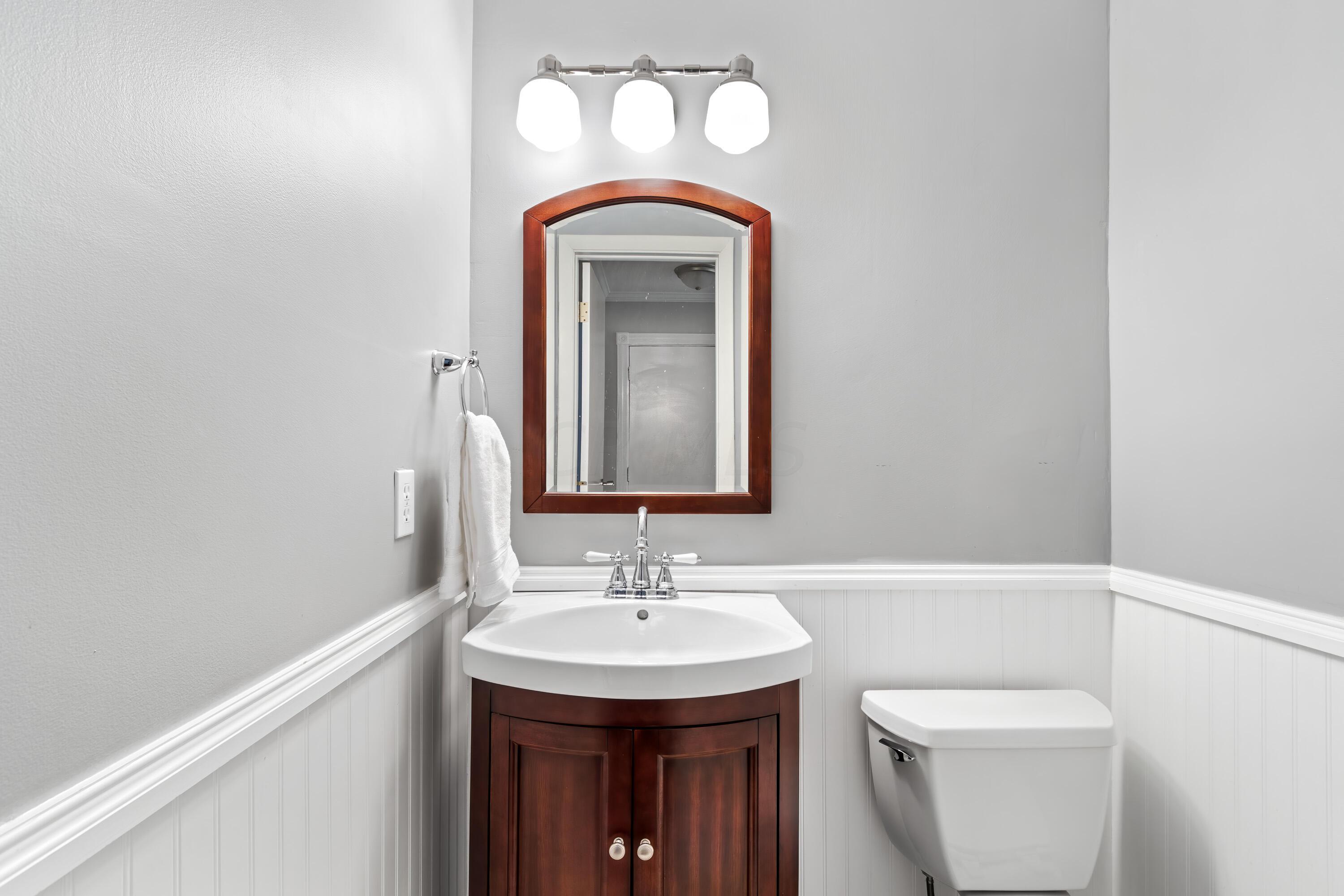 1850 Fishinger Road, Unit 4 Upper Arlington, OH 43221 - Photo 16 of 28 First Floor Half Bath