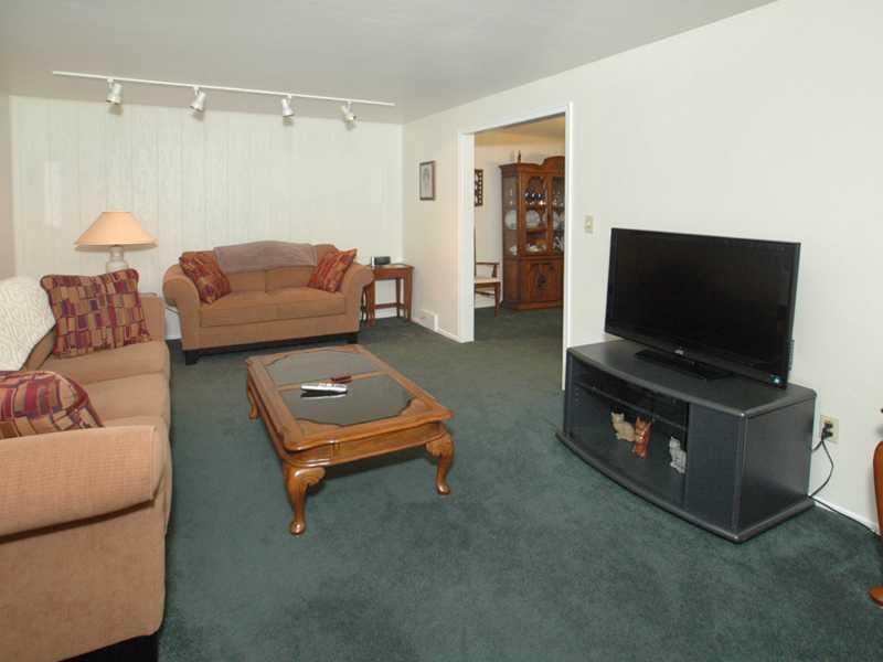 496 Rainier Drive Plum, PA 15239 - Photo 9 of 21 Living Room.