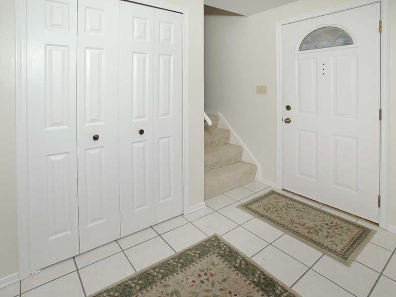 496 Rainier Drive Plum, PA 15239 - Photo 10 of 21 Entry/Foyer.
